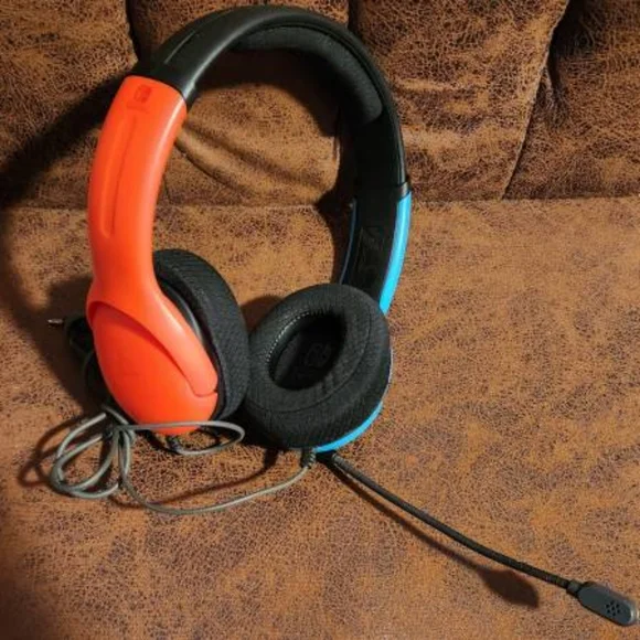 LVL40LVL 40 Wired Gaming Headset for Nintendo Switch - Blue/Red - Picture 1 of 2